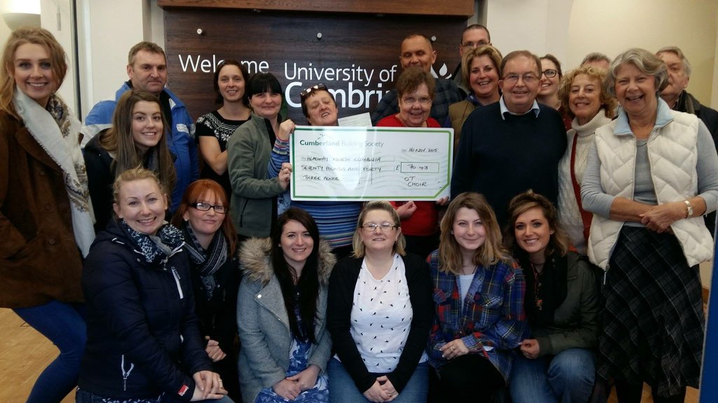 OT_HelpingHanz's tweet photo. #OTChoir strike again- presenting our takings from #OTweek15 to Headway @CumbriaUni https://t.co/dX5iBoX1Hy