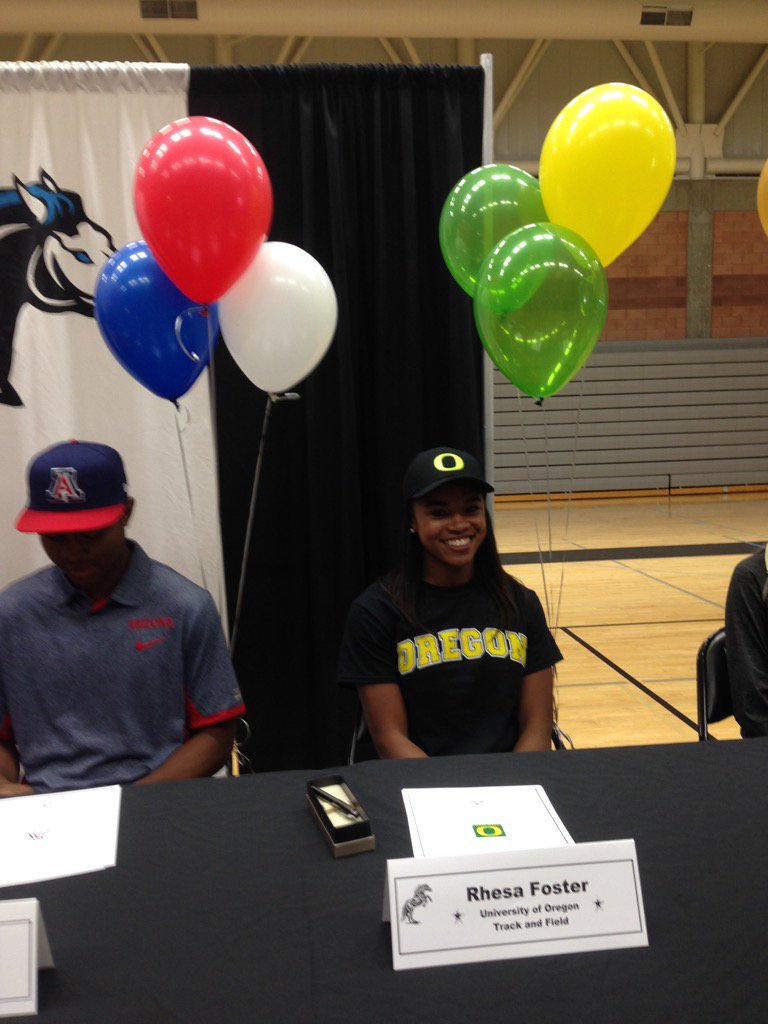 Rhesa Foster signs with Oregon to run Track. <a href="/PAGMETER/">PAGMETER</a> <a href="/FresnoBeeSports/">Fresno Bee Sports</a> @beepreps <a href="/CNbroncos/">Clovis North</a> <a href="/cntrack/">Clovis North Track & Field</a>