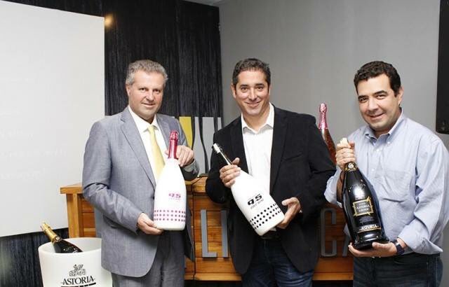 eadevinos's tweet photo. Giorgio Polegato,presidente de @Astoria_Wines con nuestros aliados comerciales d @LicotecaVE durante evento 05/11/15 https://t.co/mFMz89kGv2
