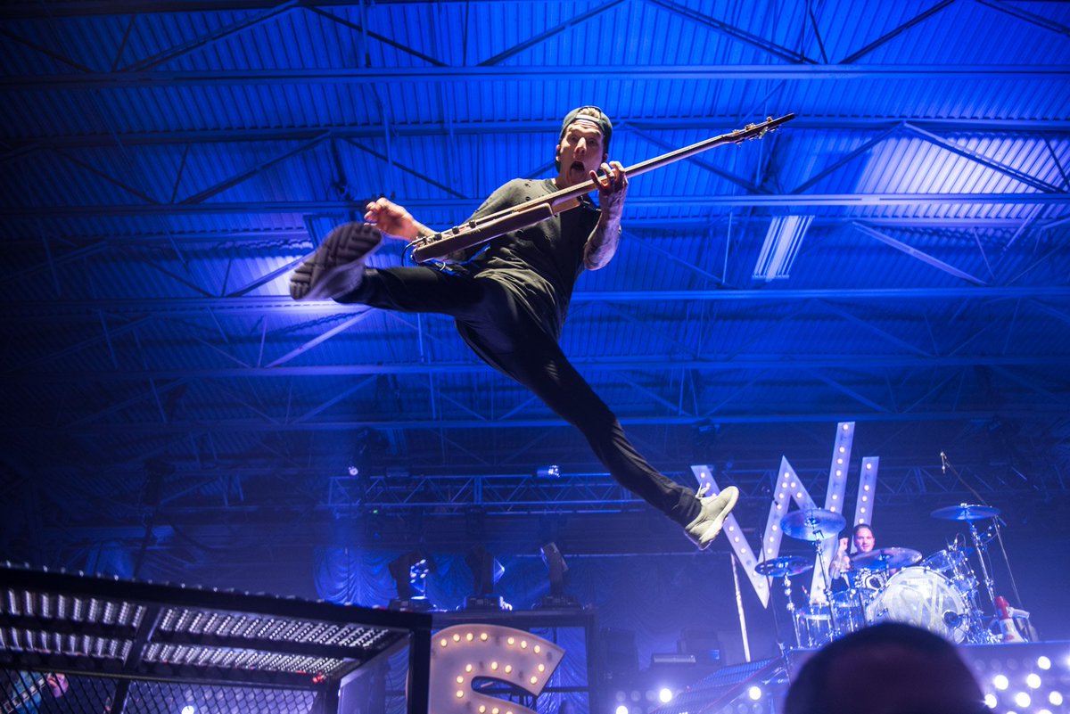 Sleeping With Sirens tweet media