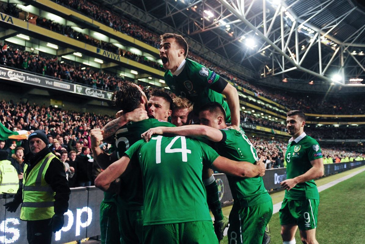 UEFAEURO's tweet photo. Pile on! 
#EURO2016 https://t.co/YFdFfmgXsK