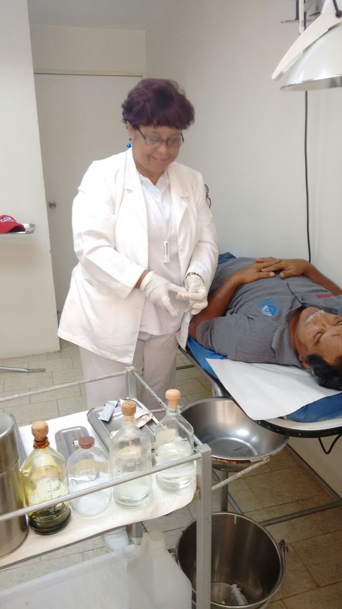 La Lcda Minerva Sifontes brindando atención de calidad a nuestros afiliados y comunidad pic.x.com/9AAvKehoAL