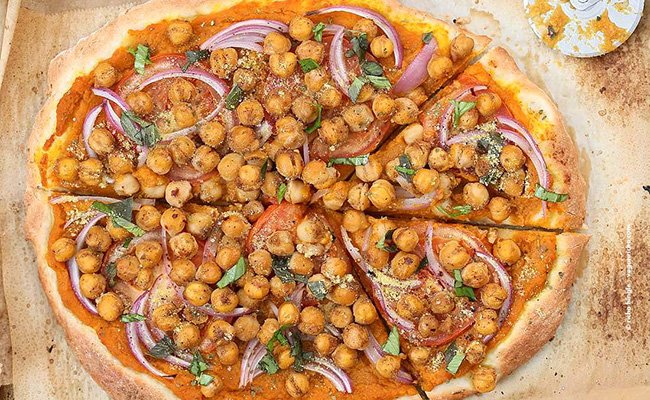 WomensHealthMag's tweet photo. 8 insanely easy and clean dinners you can make with a can of pumpkin: https://t.co/KqaDgRAO1A (via @EatCleanFeed) https://t.co/btfYmHLjSE