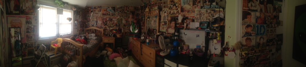 almightyknee's tweet photo. this was my room yesterday . https://t.co/vRiPNf5nR1