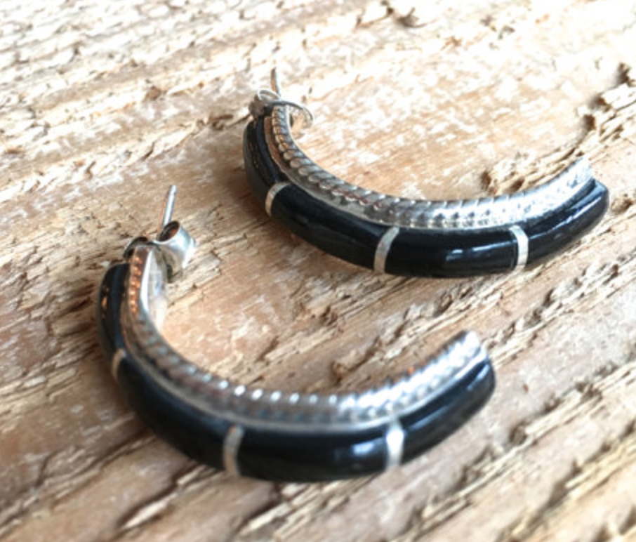 thecowgirlwest's tweet photo. #Jetstone in black & silver inlay post hoop #earrings. Perfect for #holidayparties! Shop now:https://t.co/EsUUBcrPKf https://t.co/tYPvyA3Qc6