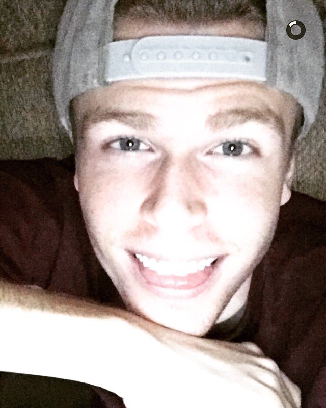 attitudeashleyy's tweet photo. Mce to obviously Danny ❤️❤️❤️💍💍💍🌽🌽🌽 #cornsquad #daddy #mothertrucker #Catfish #eatskin #arbitraryvlog @ArbitraryVlog https://t.co/x56YjJXo2e