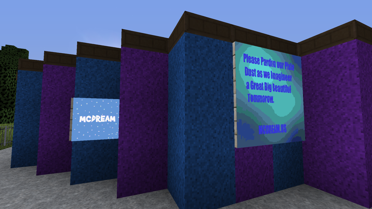 MCDreamUS's tweet image. What could we be hiding behind this wall?? #MCDream