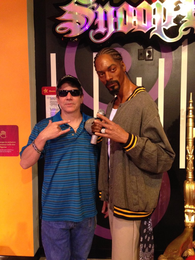 pbass447's tweet photo. Hangen with snoop dog https://t.co/SxFmFY4s7W