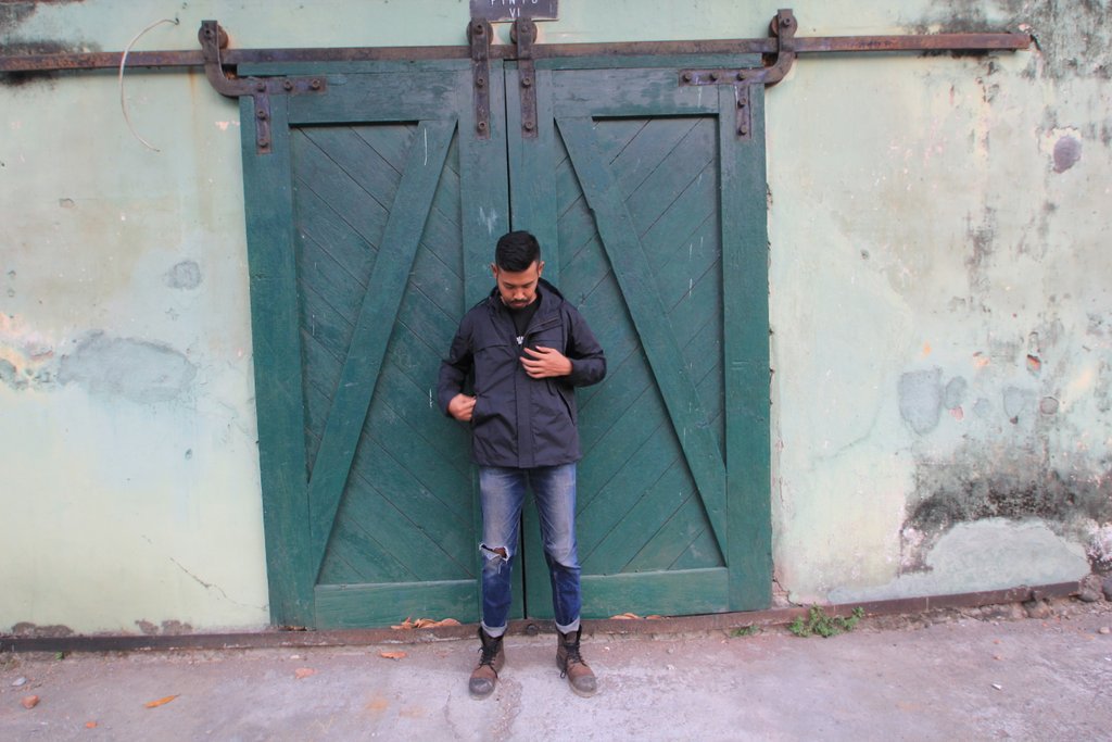 BALI_ISLND's tweet photo. parka black
size M-L-XL
price 250K https://t.co/jaBtfCP4b8