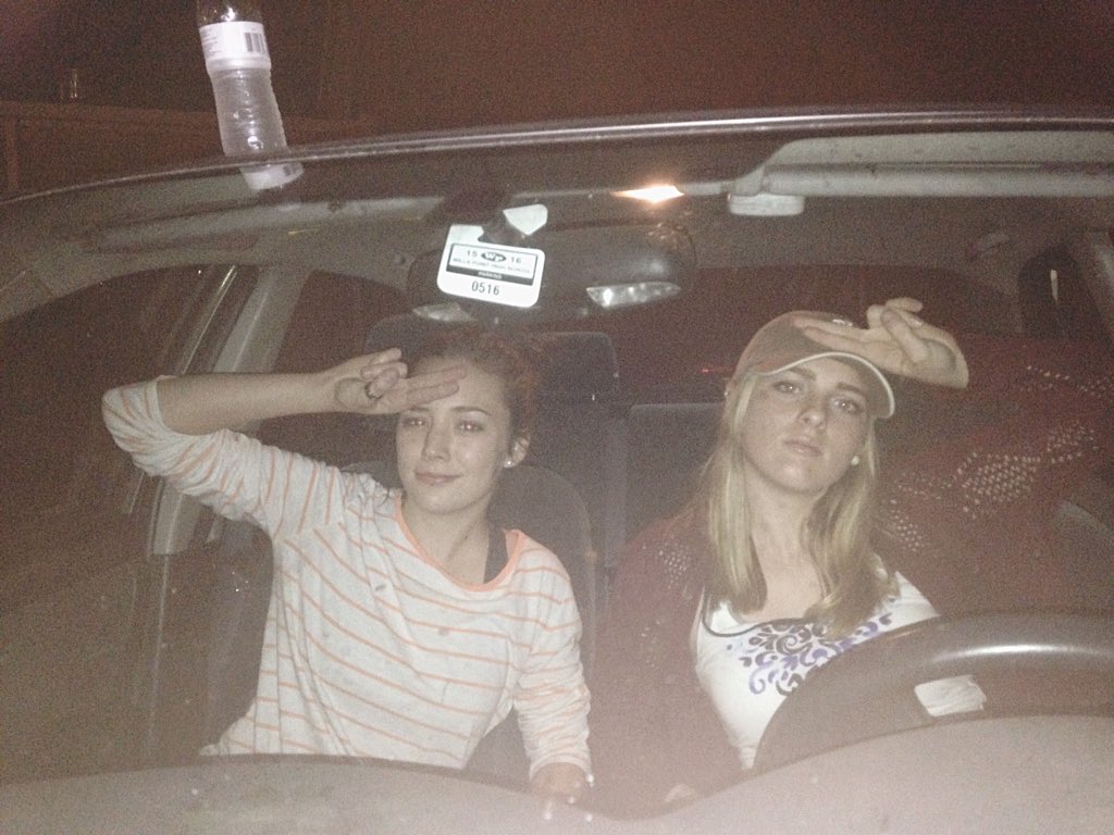 al_grace_'s tweet photo. CUTE FRIENDS TAKE CUTE PICS💛💛💛 #RAYNIE #shessingle https://t.co/afJ9g8NJFI