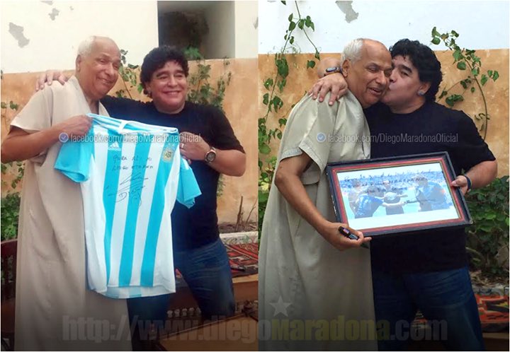 old_sportier's tweet photo. بعد مرور 29 عاماً من مباراة الارجنتين وانجلترا المشهورة في مونديال 86 
مارادونا يزور الحكم علي بن ناصر ويهديه قميصه✨ https://t.co/uSMWBEcEoM