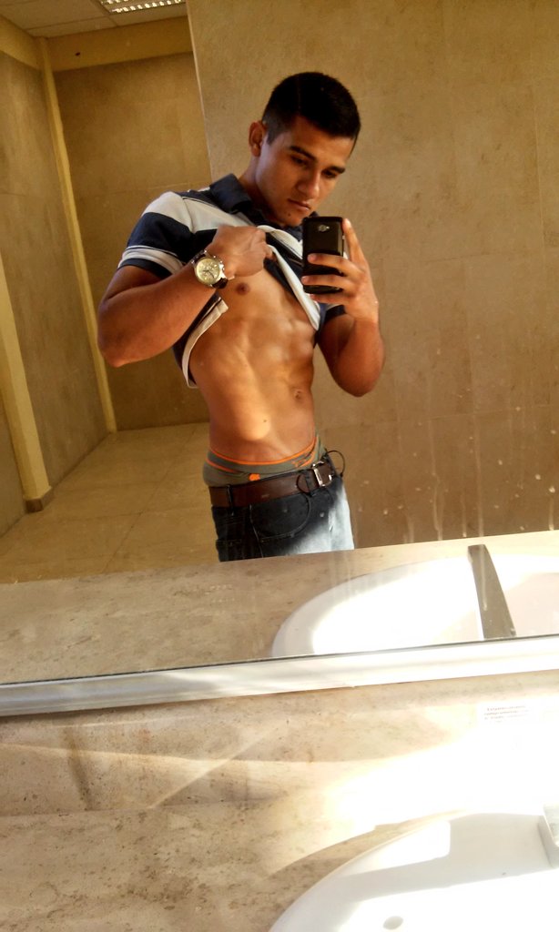 BolasTontas's tweet photo. #Sicklats #sickabs #nipple https://t.co/HpFSCxd84g