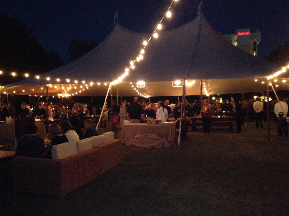 LesDamesSAT's tweet photo. Fri along the Ashley River. Fresh oysters, shrimp, roast pork, desserts, beverages, and camaraderie!#LDEI2015 https://t.co/d7gm9vzcWr