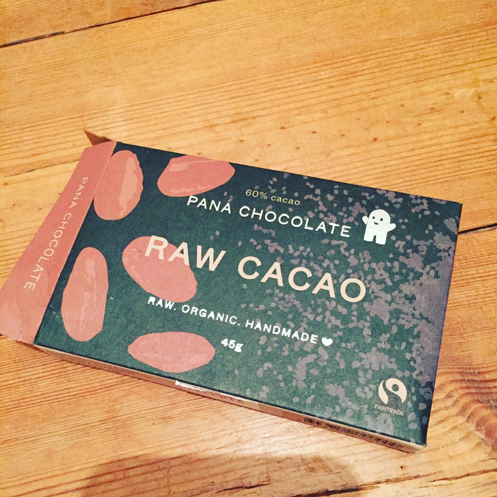 AlexRitchie's tweet photo. Uh oh I'm sure that was full earlier @CSCrowfoot #mindlesseating #eatingwhileworking #food #rawchocolate https://t.co/k2JdEAX9mg