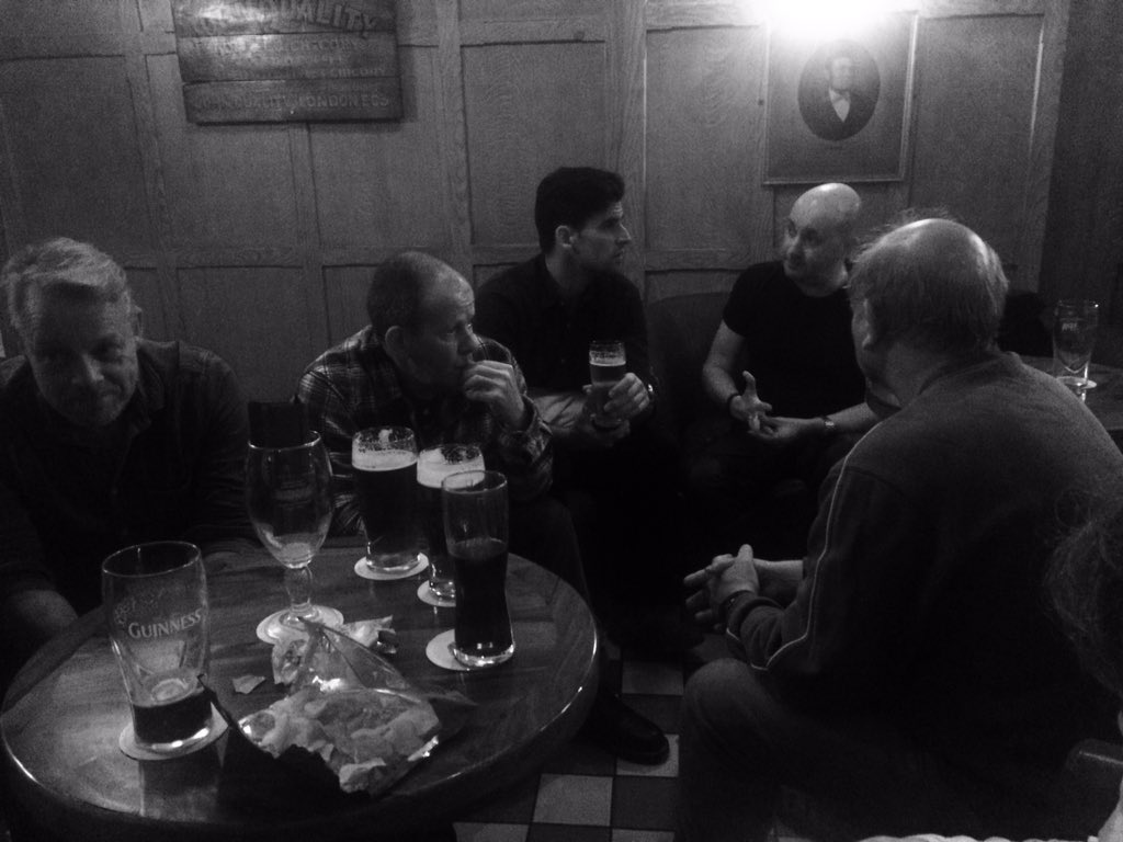 LensesofCroydon's tweet image. @jmaclifford and a few of the attendees from The Croydon Photography Forum at the pub. #cr0_pf #croydonpub