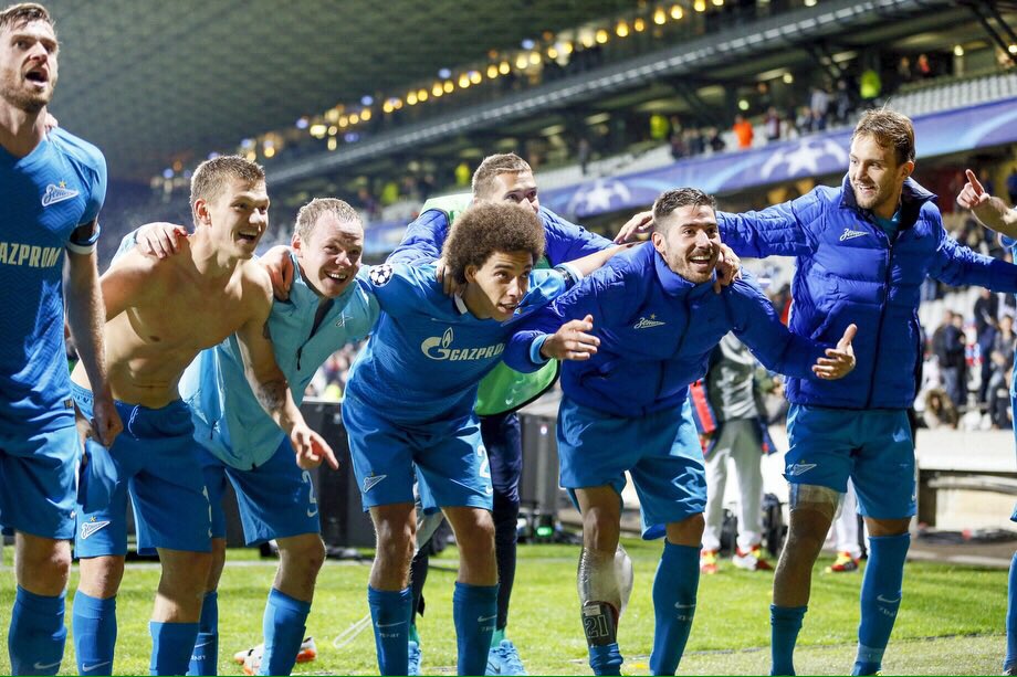 Airenako's tweet photo. Оп, Давай-Давай!!! Op, Davai-Davai!!! 💪🏻👏🏻 #LyonZenit #UCL https://t.co/cNU8YkeOr1