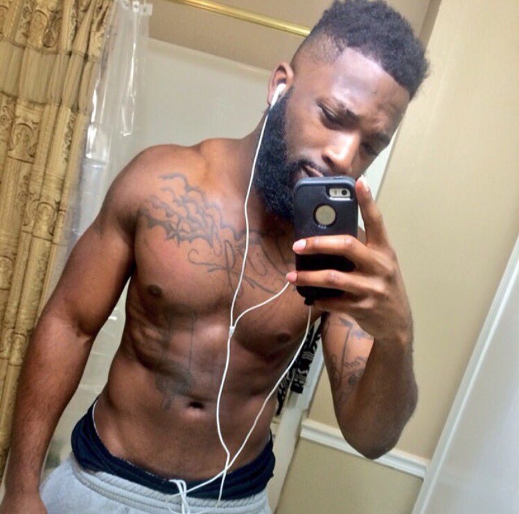 TheRealD_Martin's tweet photo. I ain't gone say I've gotten fat, but, I have picked up some weight for the winter 💪🏾🐻 https://t.co/LPsbPy3abH