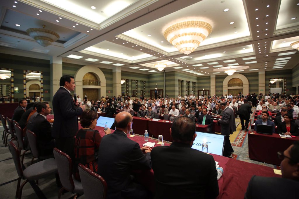 osoriochong's tweet photo. Gracias Sria. @Rosario_Robles_ por la invitación a participar en la #ReuniónNacionalDeDelegados de @SEDATU_mx. https://t.co/gSITAgs9ZY