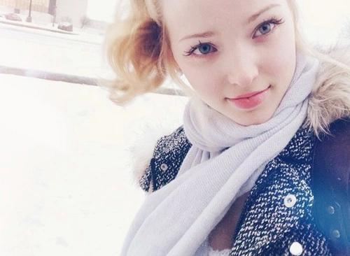 Retweet this and  help a blonde out, please?