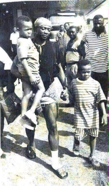 TeamOM_Officiel's tweet photo. Et bon anniversaire également au mythique Abedi Pelé, champion d'Europe 1993 ! cc @AyewAndre #TeamOM 🔵⚪️ https://t.co/OyYDdg7v5E