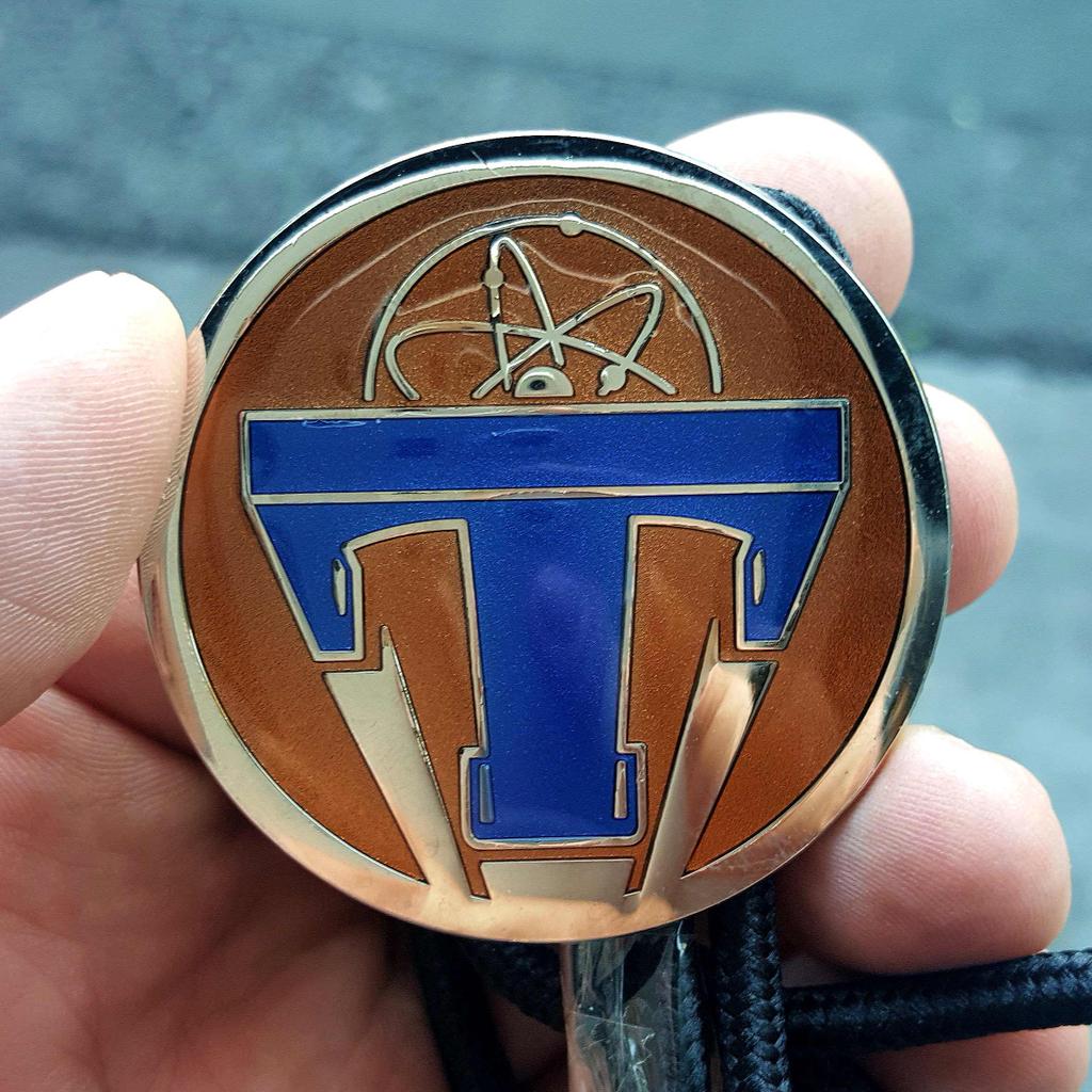SasakiTime's tweet photo. Love my Cast Member exclusive Tomorrowland lanyard @BradBirdA113 #tomorrowlandmovie #disney #castmemberexclusive https://t.co/FzrqKiIfFZ