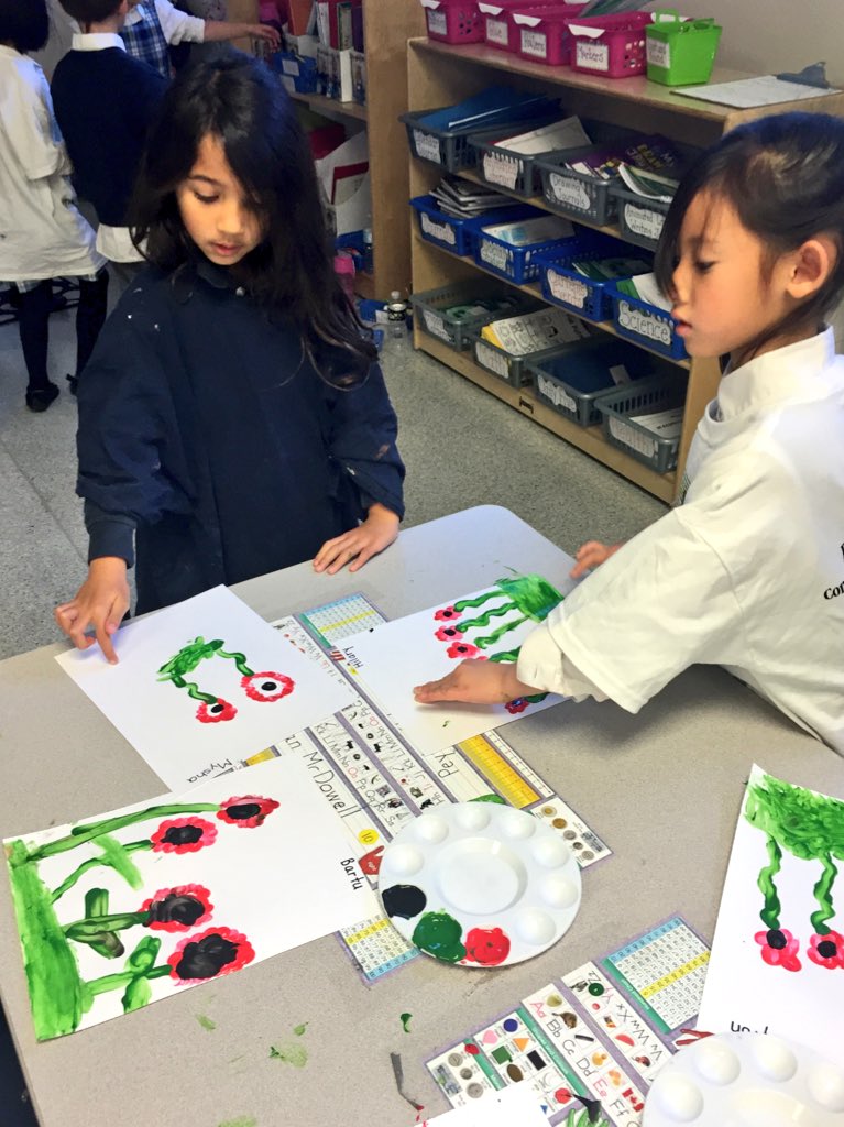ClimbandGrow's tweet photo. Painting #poppies for #Remembrance Day w/ our Grade 1 Buddies @rvssocial #kinderchat @ccbadge https://t.co/w7qGTbccZb