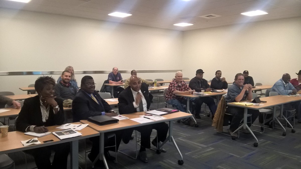 WAStateCommerce's tweet photo. .@WAMilAffairs @WDVA help WA #VetBiz certify w/ @VAOSDBU & @WDVA; leverage Vet status in #govcontracting #VetBizWeek https://t.co/8bOgigc2AY
