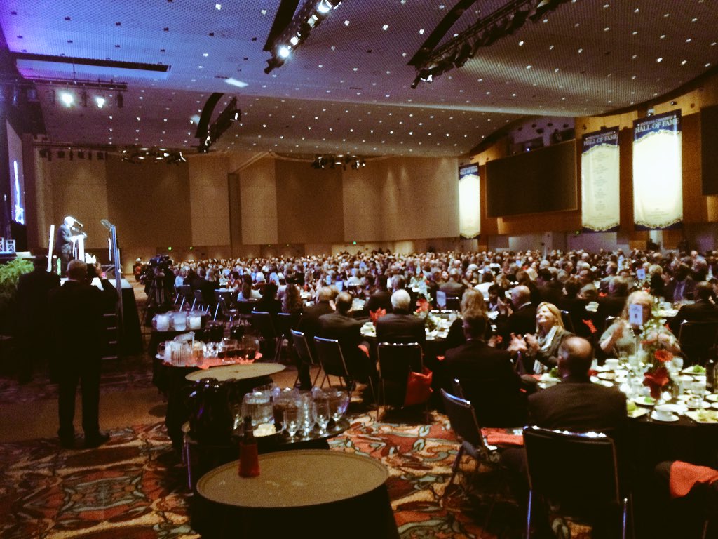 GovPenceIN's tweet photo. Honored to be a part of the 26th Annual @IndianaChamber Awards Dinner #INAwards15 https://t.co/KLZoxycjZM
