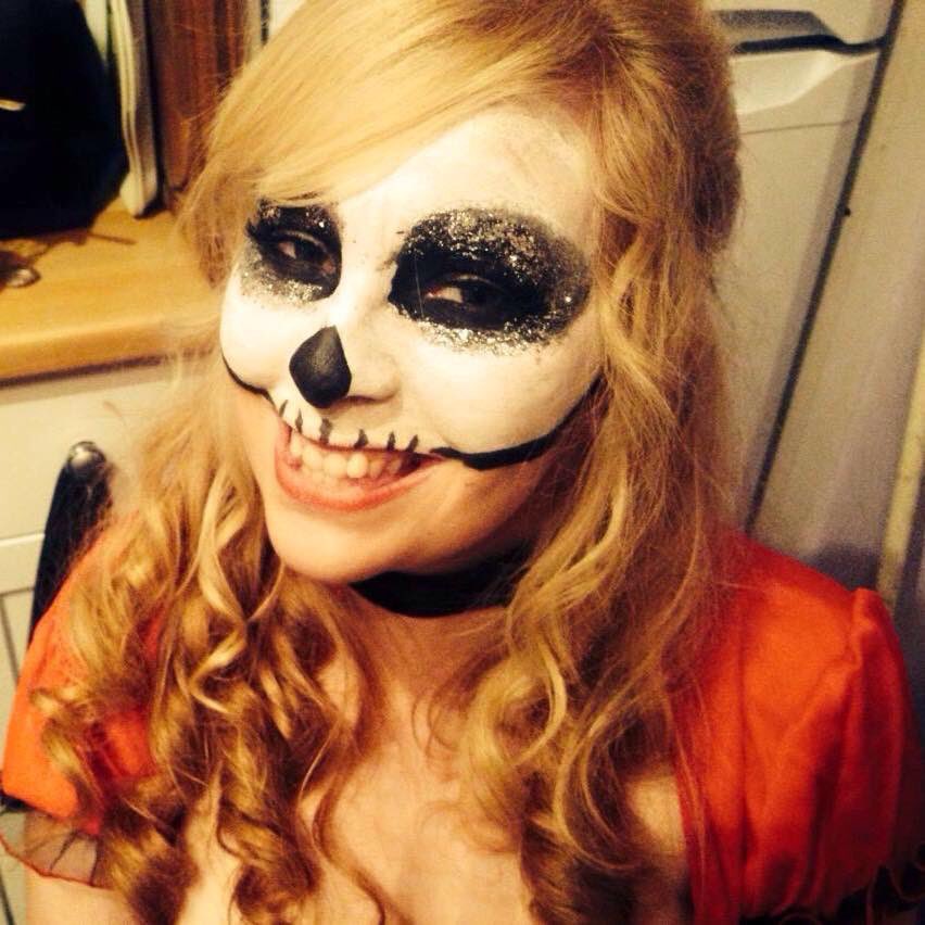 Buccaaababy's tweet photo. All of the @xOnlyWayIsEssex girlies copied my make-up https://t.co/YwnES1Vxhc