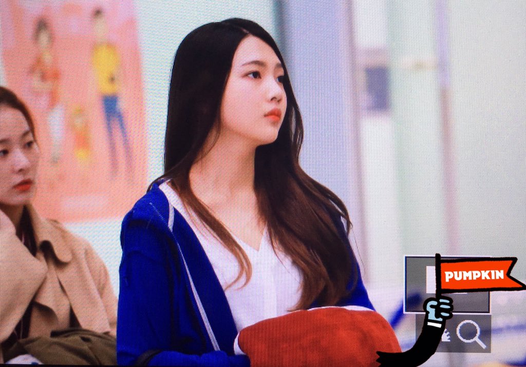 Pumpkin960903's tweet photo. 151105 베이징 출발 😉 #조이  수고했어 🍀💚 https://t.co/aePX6Ha3VD