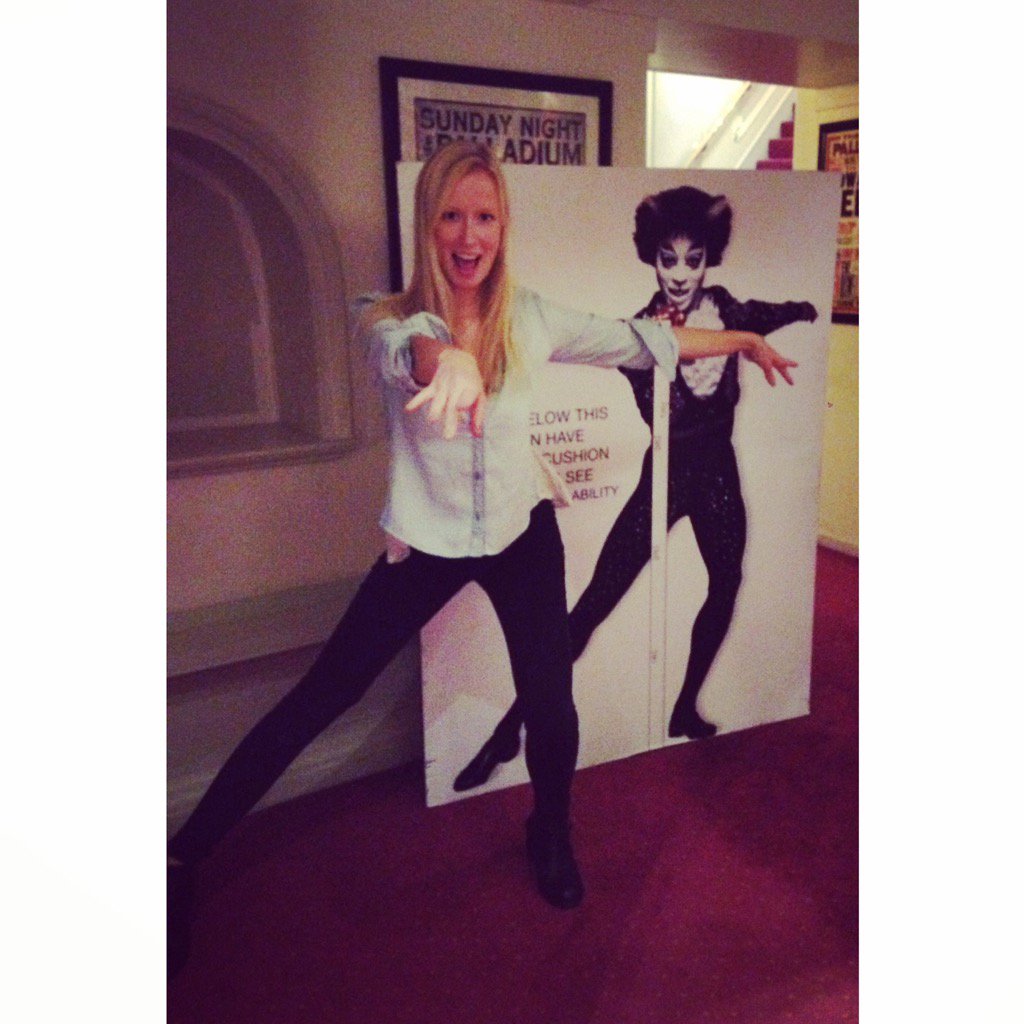 AidaSpidar's tweet photo. I want to be a Jellicle Cat. Meow https://t.co/8iRf8cjxsh