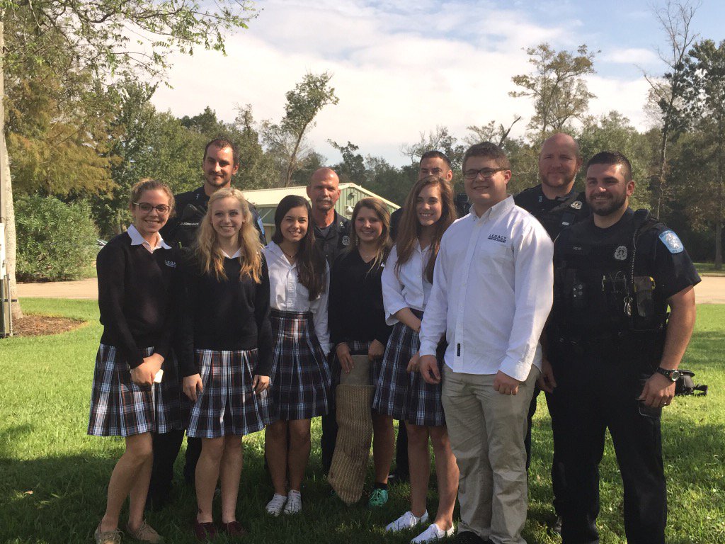 LCADECA's tweet photo. 🎉💙What a great time we had today showing appreciation to our local K-9 Officers!!💙🎉 https://t.co/tAFu8D3xaU