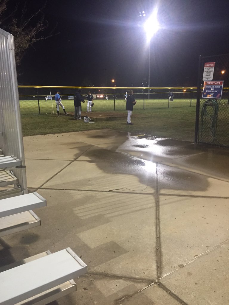 kpb_cannons's tweet photo. Night for baseball! Nice seeing 13u also out here practicing at KPB! @KPBCannons @kempsvillepony #GoCannons https://t.co/yeO3Ese8QR
