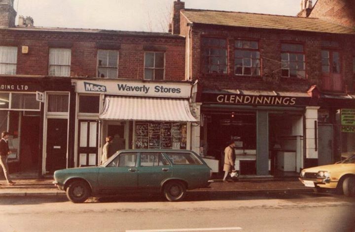 Lark Lane - 1970s <a href="/LarkLaneChurch/">Lark Lane Church</a> <a href="/Lark_Lane_Posty/">Aigburth Rd Posty (formerly Lark Lane)</a> <a href="/LarkLaneGuide/">Lark Lane Guide</a>