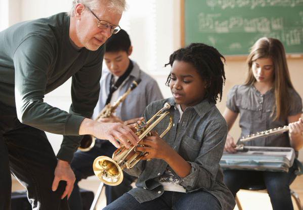 NAfME's tweet photo. Lessons learned in #musiced provide richness to a child’s education that lasts a lifetime: https://t.co/trwIyq1HLD https://t.co/aMGY6A4aXw