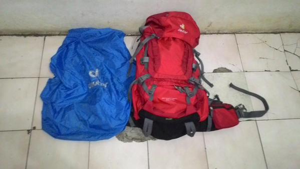 ghozaliusman's tweet photo. Jual Carrier deuter aircontact 45+10, baru beli &amp; ori tandike &amp; nett 1,6 minat wa 089687318991 @IndoOUTFEST https://t.co/RjnNfQiNu0