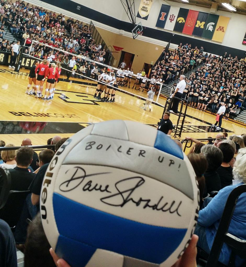 PurduePlantLady's tweet photo. Thanks for the ball, @PurdueVB! I love it! Spent the night with @ExperiencePUAg Learning Community! #PurdueAgLC https://t.co/iqAEDUPAIf