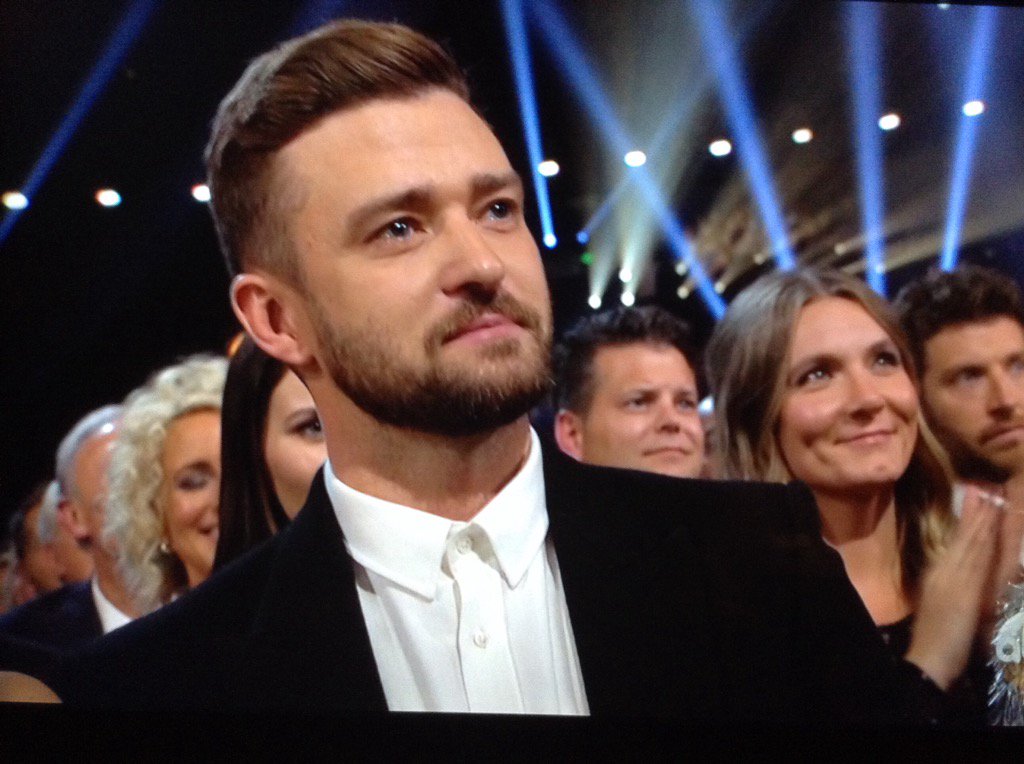 kimleslieFM's tweet photo. LOVE LOVE LOVE, #CMAawards #mixcma https://t.co/kj2ahAJam9