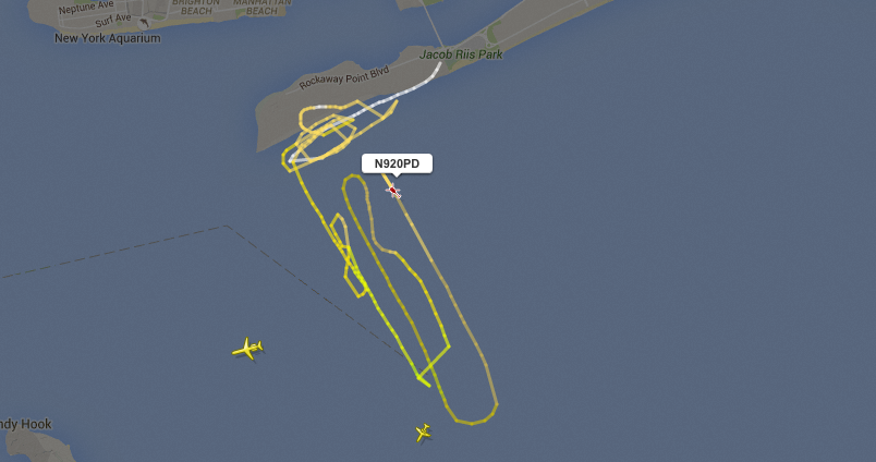 #BREAKING>> Report of small plane down in the water off Rockaway, NYC near JFK. NYPD Aviation Unit responding...