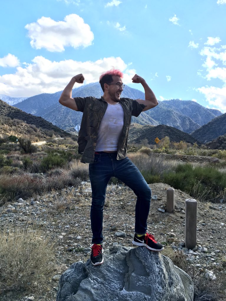 markiplier's tweet photo. So strong https://t.co/uf0CpyX4Aw
