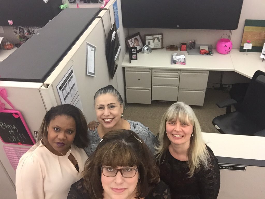 BlingsterB01's tweet photo. #thebestpeers at #TheBestPlaceToWork What a great day...Holiday is here! #cccisthesecret https://t.co/3cqCFAdlu0