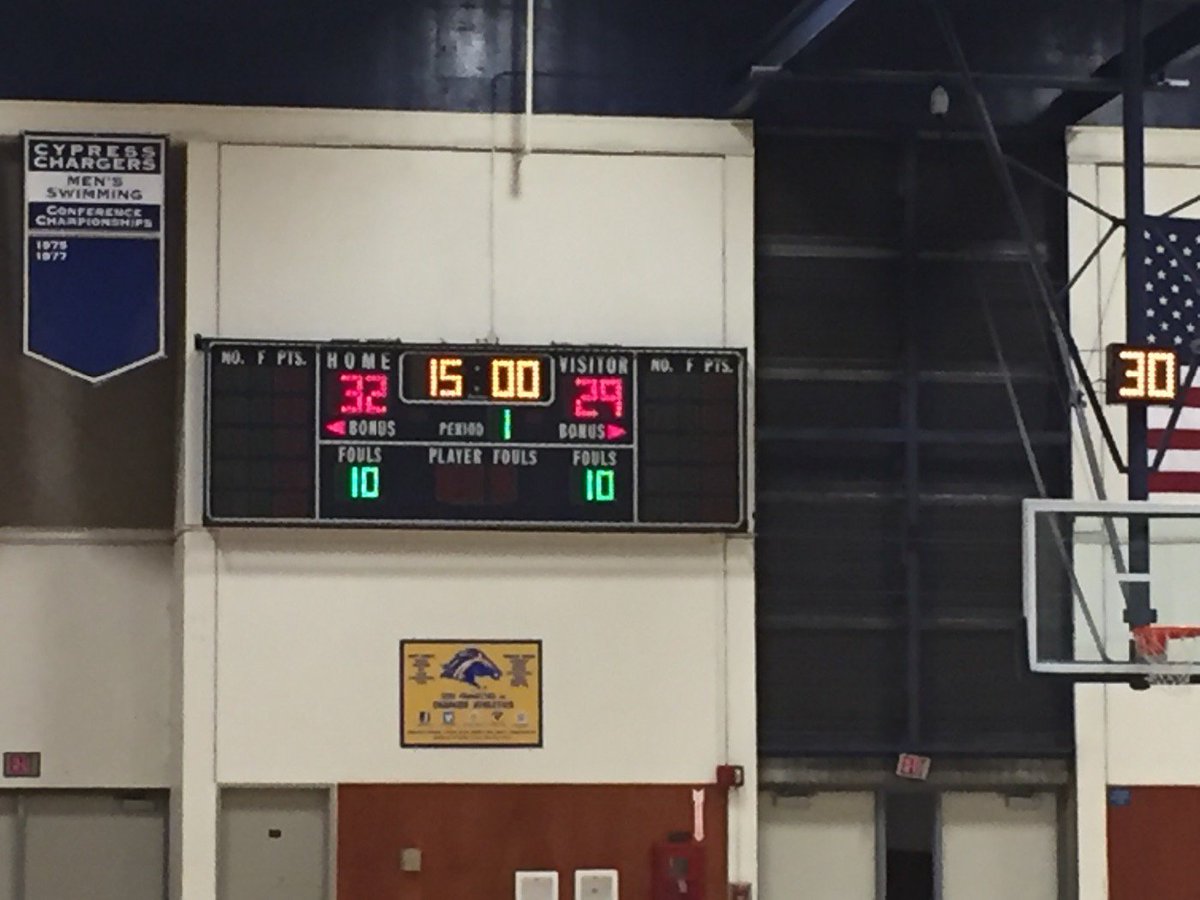 ECCUnionAnaiya's tweet photo. @CYPRESSChargers men's basketball ends the first half with a three point lead (32-29) against the Warriors #ECCUnion https://t.co/tTLM0HE5k7