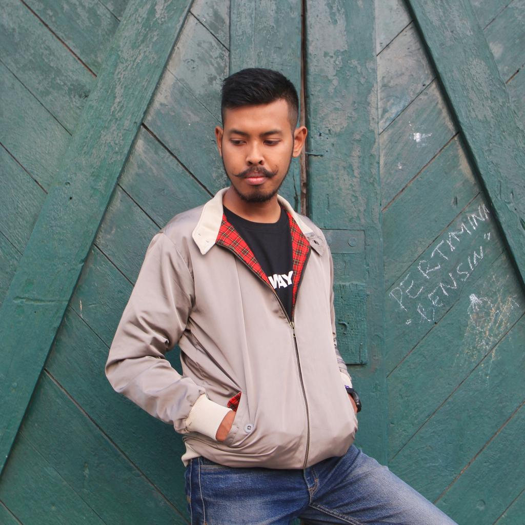 BALI_ISLND's tweet photo. jaket harrington 
warna : blue navy-green army-cream
size : M-L-XL
price : 230K https://t.co/cBhpx5bowY