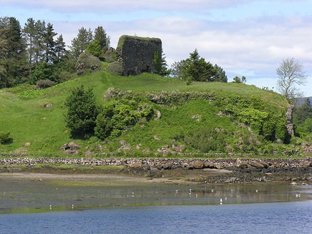 The overgrown ruins of Aros Castle overlooking the Sound of Mull from the Isle of Mull. More bit.ly/1Q6ulZn