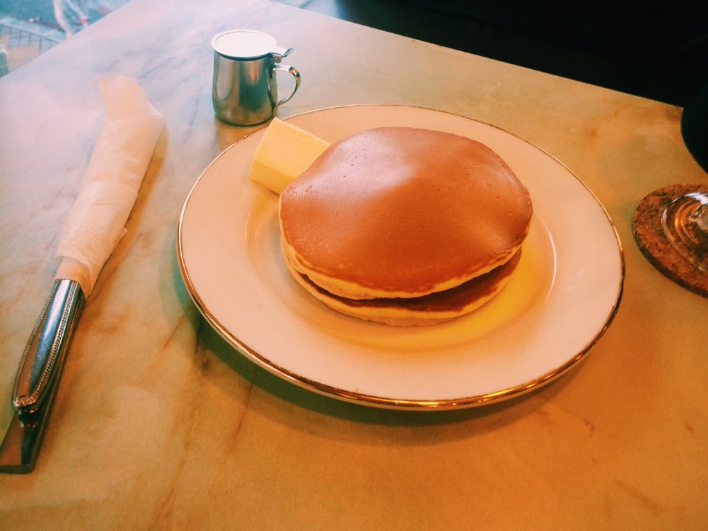 Lisa Fukaya 浦和に用事があり エビスヤ喫茶店 ここのパンケーキはテーブルに置かれた瞬間 バターの香りがキュンキュンに鼻をくすぐります 珈琲とセットで780円 T Co Xoogepxmrg