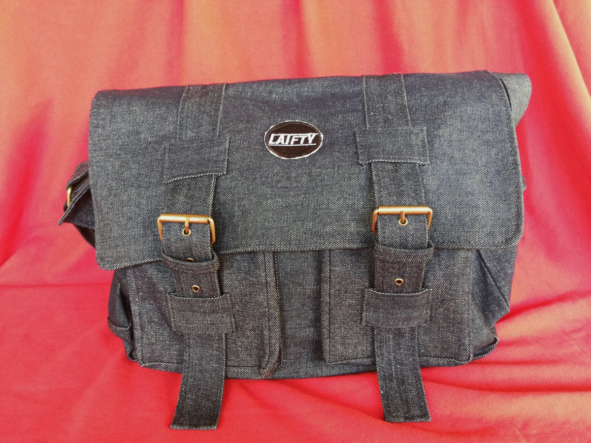 Code : SB.DNM BLACK
Price : 275.000
Order text to 087861899407