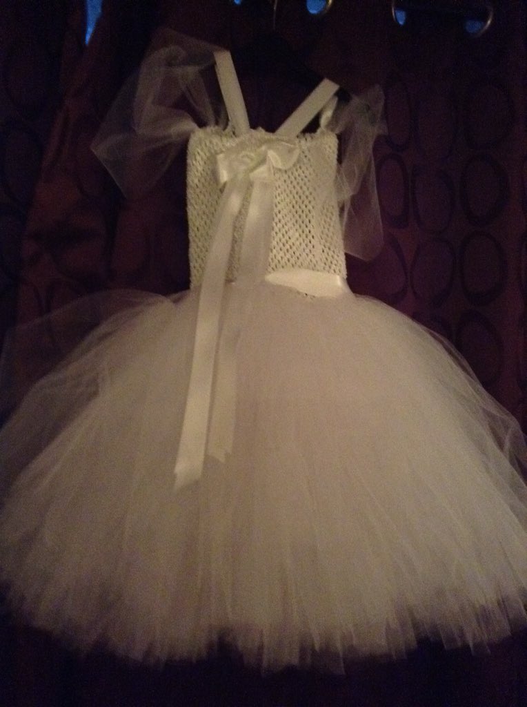 StrawbLove's tweet photo. Tutu dress size 8/10 £45 white 'angel' matches little girl tutu £25 https://t.co/ov0iRCZBcf