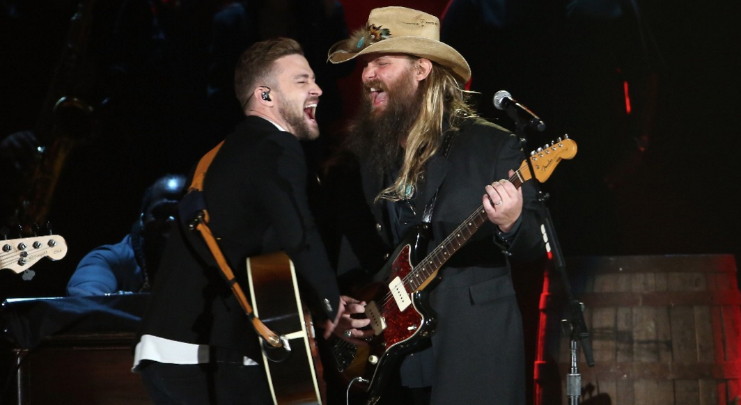 RollingStone's tweet photo. Watch Justin Timberlake and Chris Stapleton's stunning duet at the #CMAawards https://t.co/Da2djQwxiO https://t.co/nIJRfch0j0