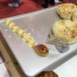 パン屋さんの手抜きかな？得たいの知らないナゾのパン!