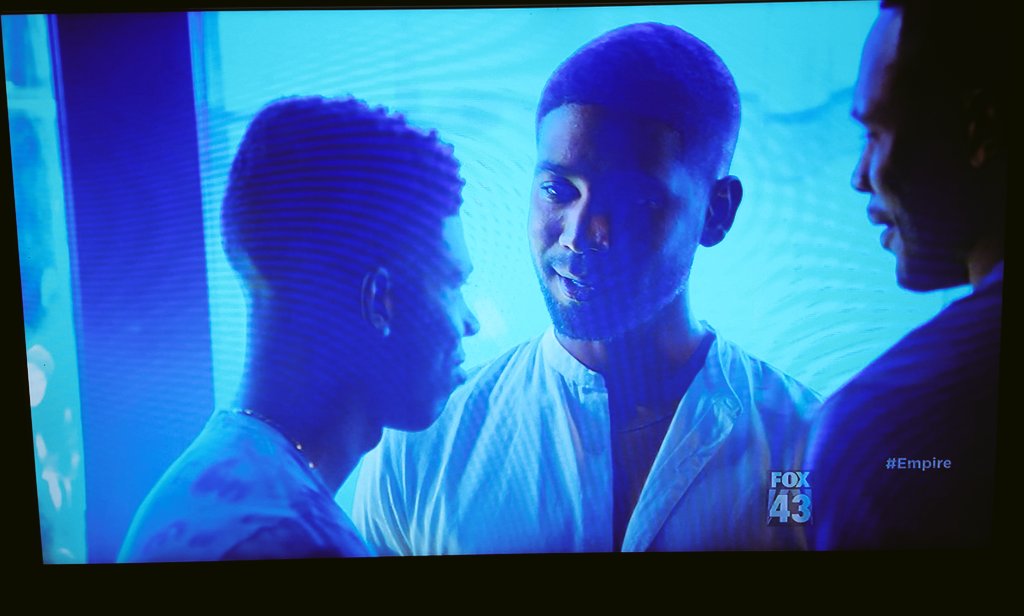 Dm1one's tweet photo. Haa, Damn I'm really lovin' this functionally #Disfunctional family #LyonLife #Empire #DjDm1 @TherealTaraji 💯🌟🌟🌟🌟👍 https://t.co/wlB0gJMxlj
